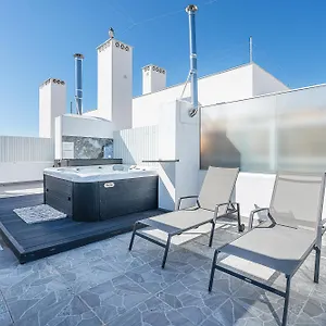 Apartamento New Luxury Penthouse Beachfront In The Algarve, Armação de Pêra